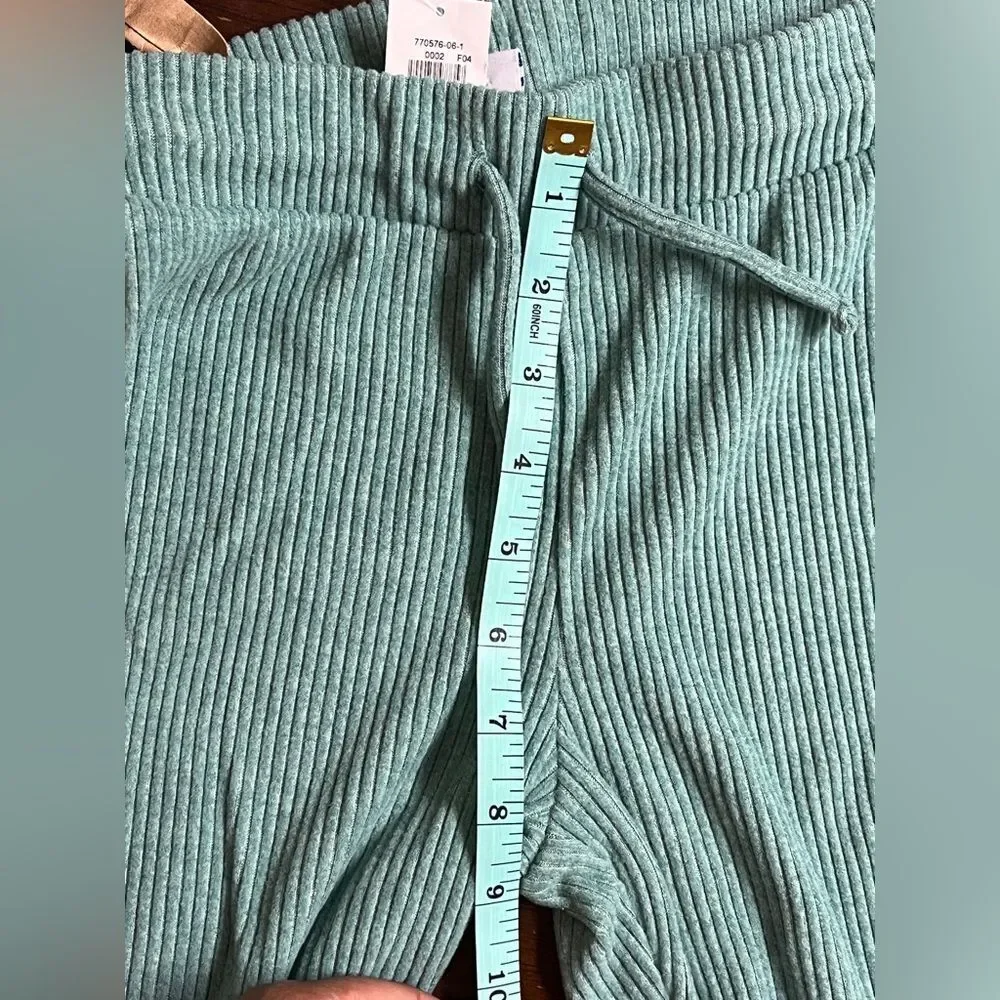 NWT Girls Plush Ribbed Flare Pants Sz L (8)